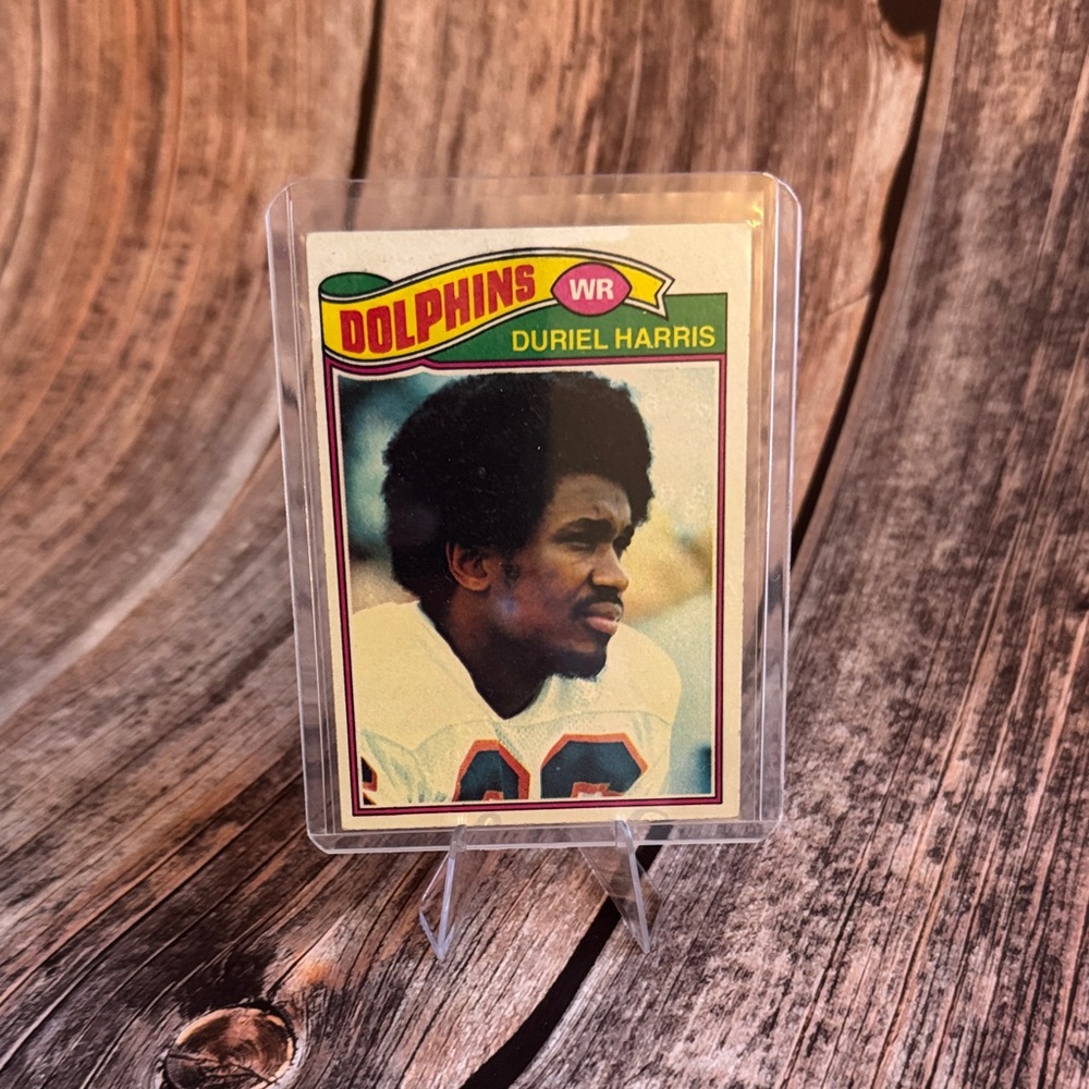 Vintage 1977 Duriel Harries #119 Dolphins Football Trading Card Item #ME6215